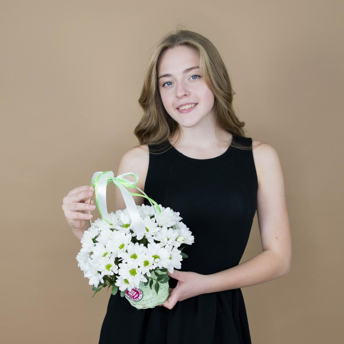 Хризантема белая в корзине (Артикул: 91800)