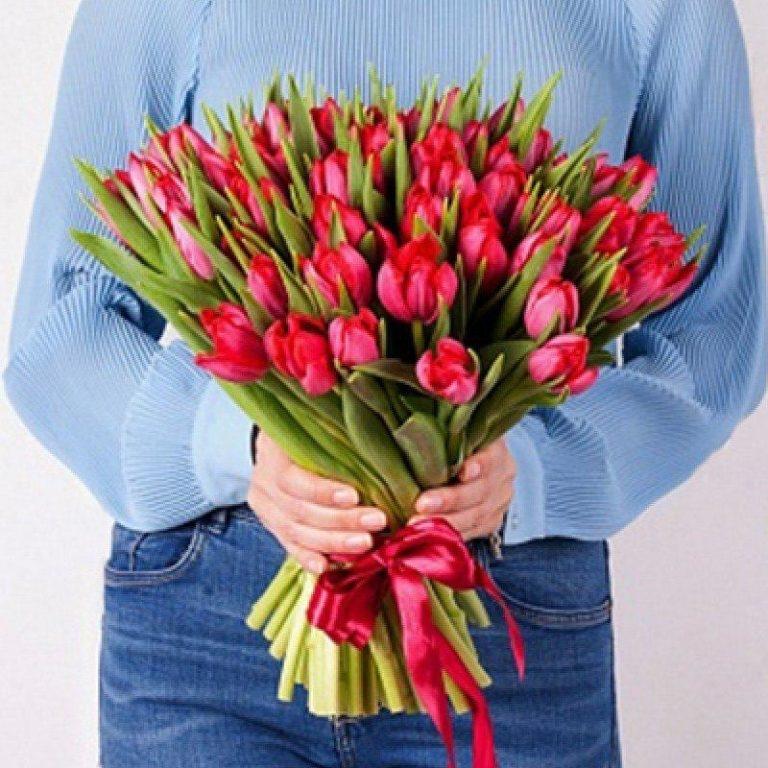 Тюльпаны красные 51 шт (артикул букета: 148070)